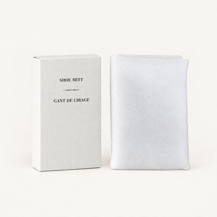 Luxury Pre-Cut FSC Paper Box Shoe Mitt – 14 × 17cm – Box of 1000, studio photo